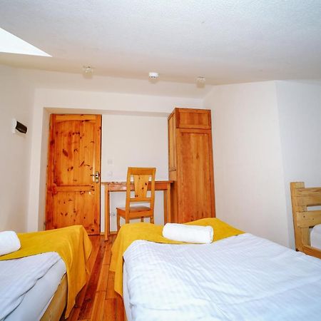 Alpenhaus Kazbegi Hotel & Restaurant Экстерьер фото