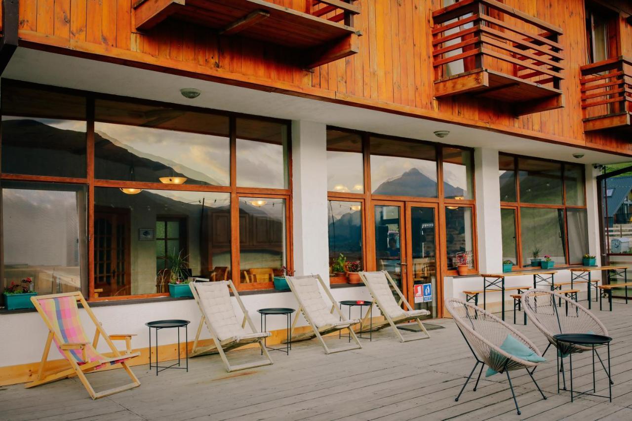 Alpenhaus Kazbegi Hotel & Restaurant Экстерьер фото