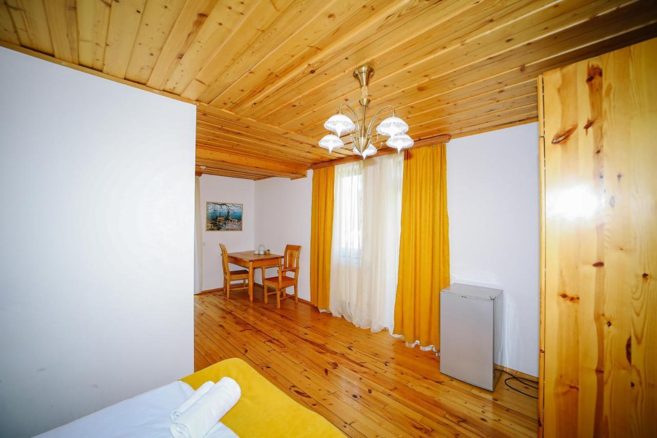 Alpenhaus Kazbegi Hotel & Restaurant Экстерьер фото