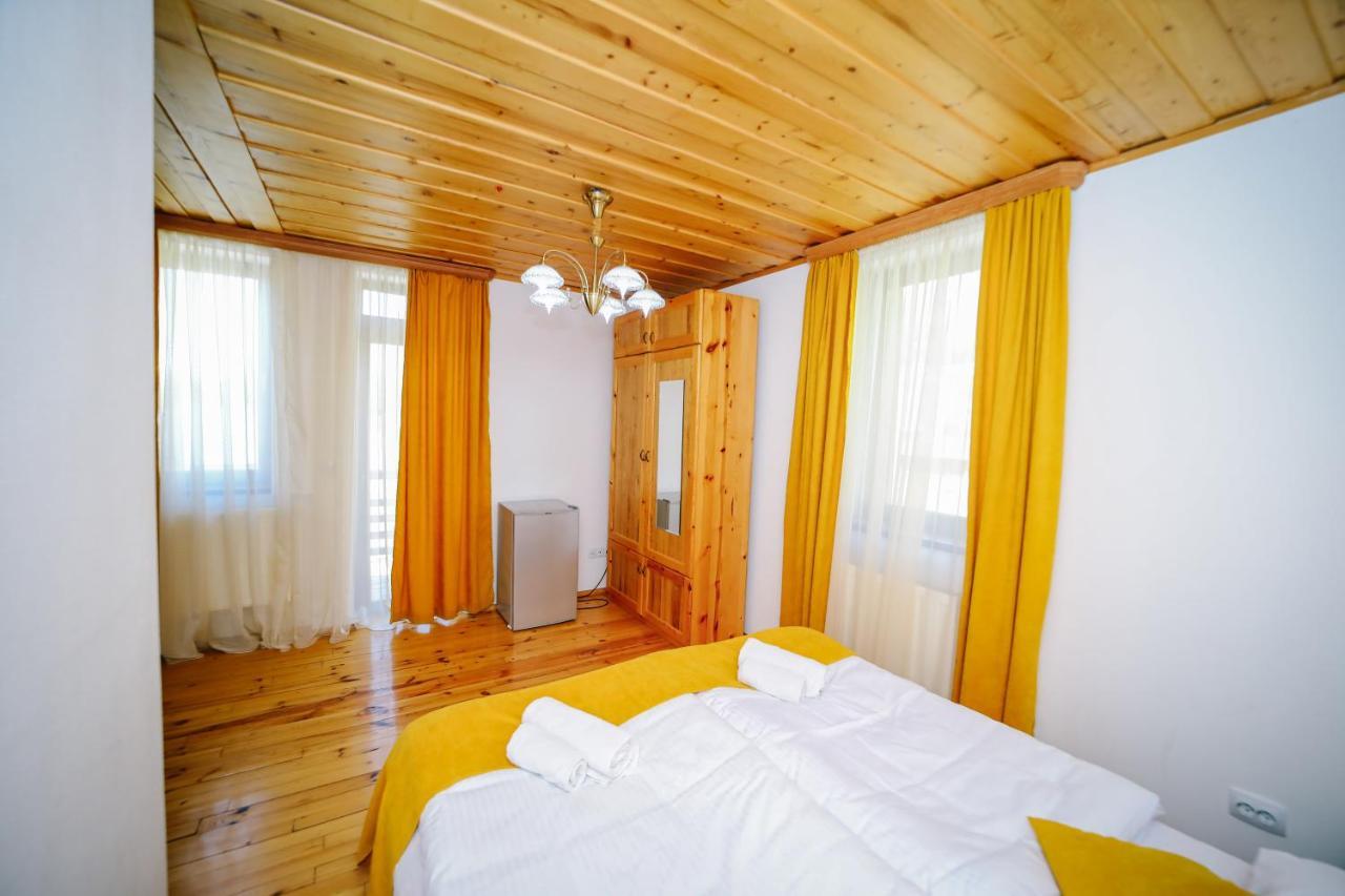Alpenhaus Kazbegi Hotel & Restaurant Экстерьер фото