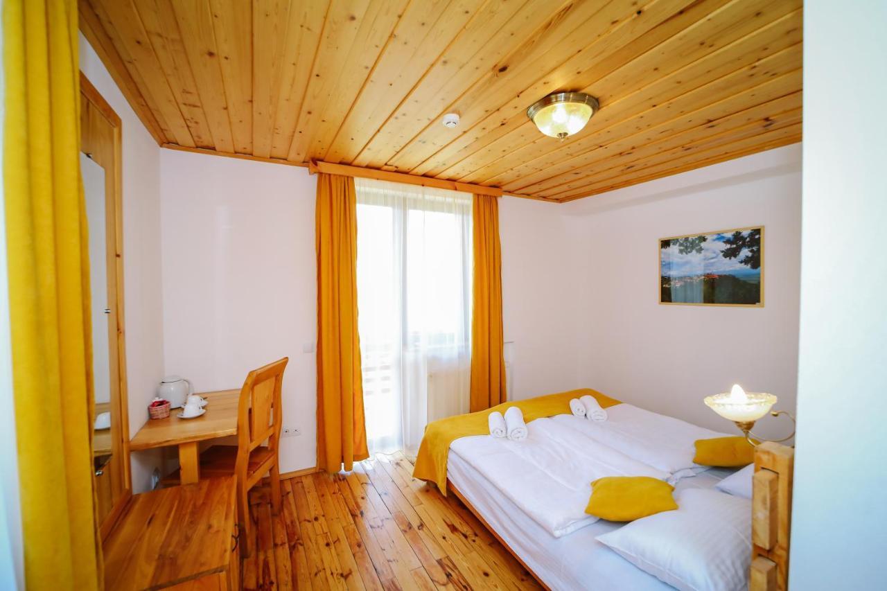 Alpenhaus Kazbegi Hotel & Restaurant Экстерьер фото