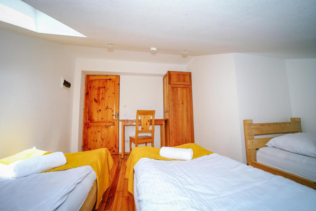 Alpenhaus Kazbegi Hotel & Restaurant Экстерьер фото