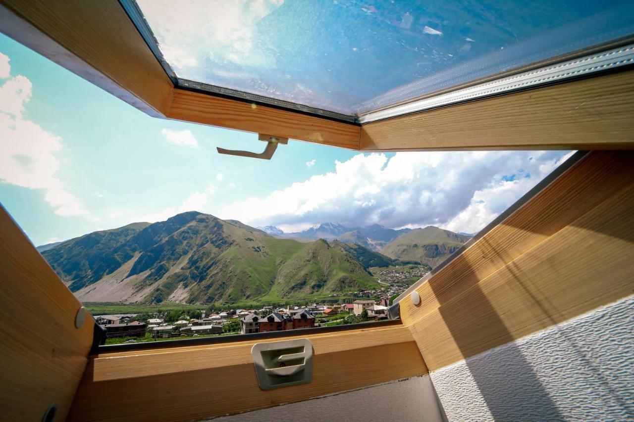 Alpenhaus Kazbegi Hotel & Restaurant Экстерьер фото