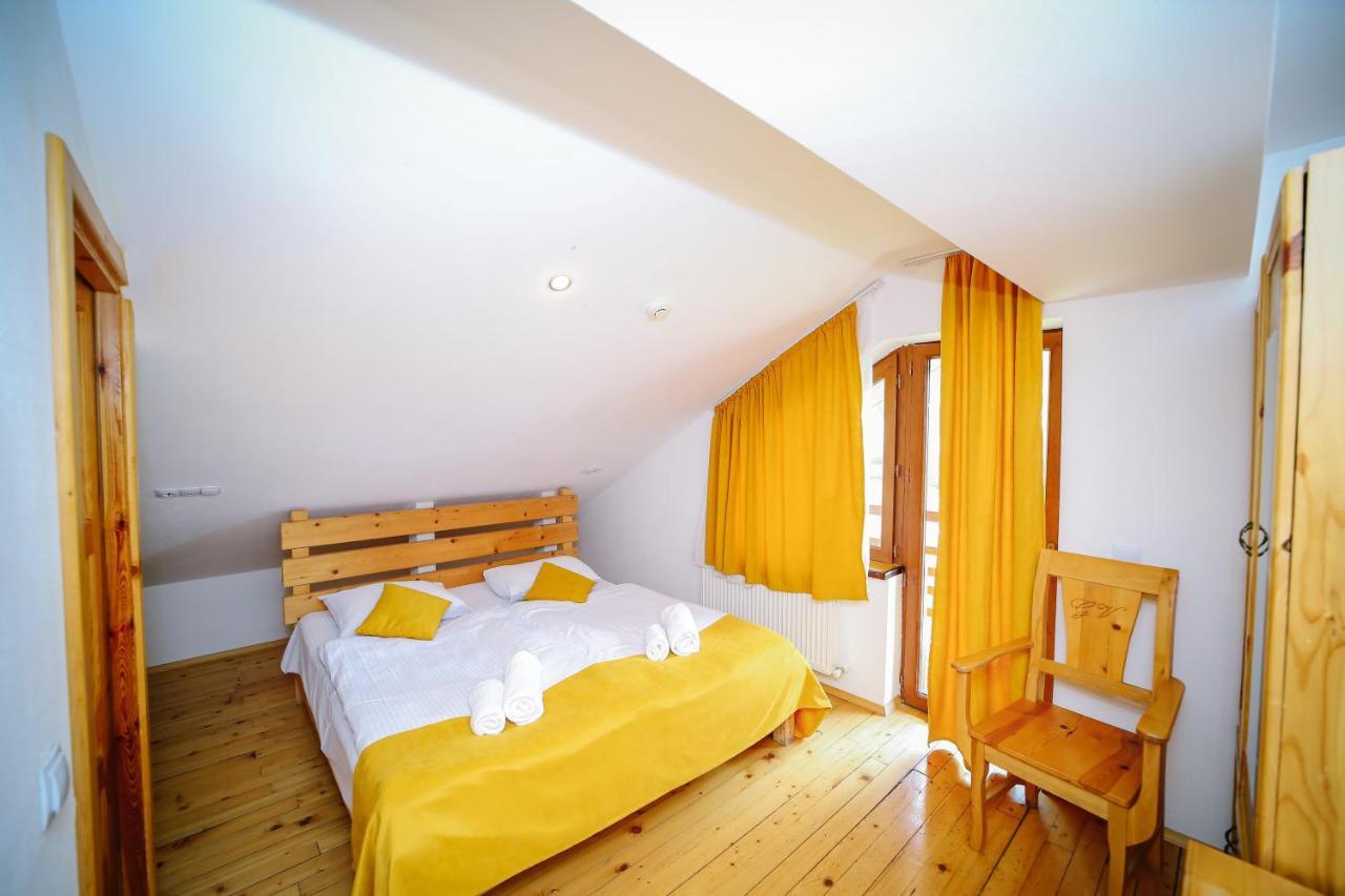 Alpenhaus Kazbegi Hotel & Restaurant Экстерьер фото