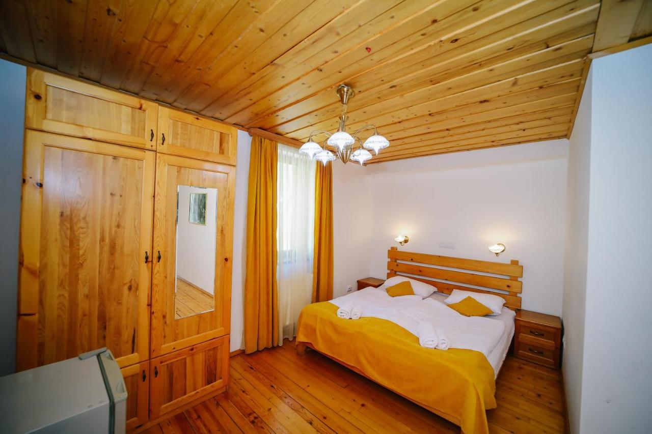Alpenhaus Kazbegi Hotel & Restaurant Экстерьер фото