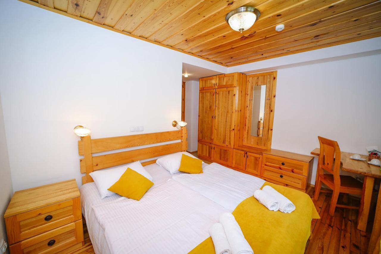 Alpenhaus Kazbegi Hotel & Restaurant Экстерьер фото